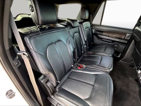 Used 2019 Ford Expedition Limited w/ Driver Assistance Package RWD image 20