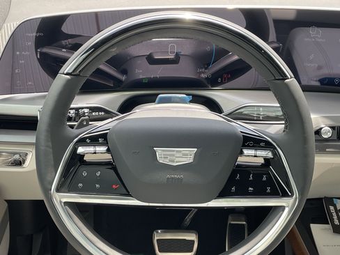 New 2026 Cadillac Vistiq Luxury image 21