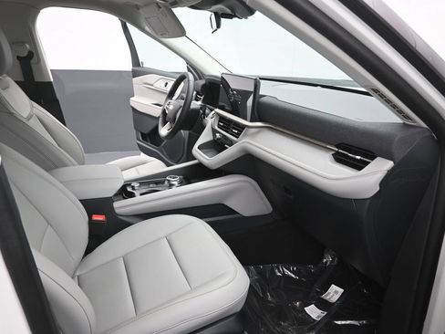 New 2026 Ford Explorer Active w/ Active Comfort Package RWD image 26