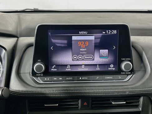 Used 2025 Nissan Rogue SV AWD/4WD image 21