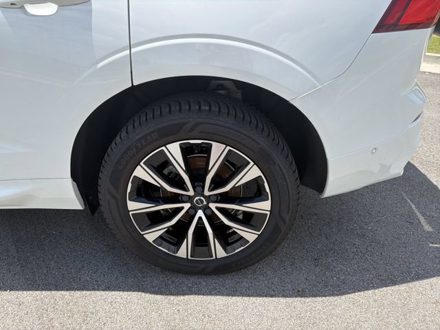 Used 2024 Volvo XC60 B5 Plus AWD/4WD image 24