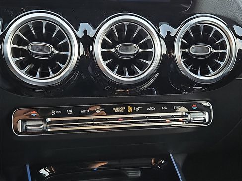 Certified 2025 Mercedes-Benz GLA 250 image 26