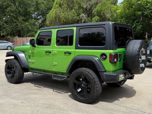 Used 2018 Jeep Wrangler Unlimited Sport S AWD/4WD image 7