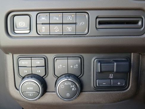 Used 2022 Chevrolet Tahoe Z71 w/ Z71 Off-Road Package image 34