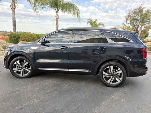 Used 2024 Kia Sorento EX AWD/4WD image 13