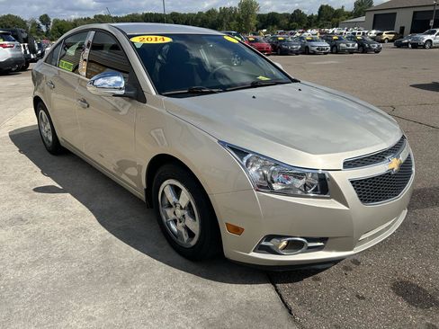 Used 2014 Chevrolet Cruze LT FWD image 3