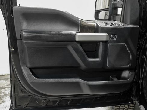Used 2020 Ford F250 Lariat w/ Lariat Ultimate Package AWD/4WD image 43