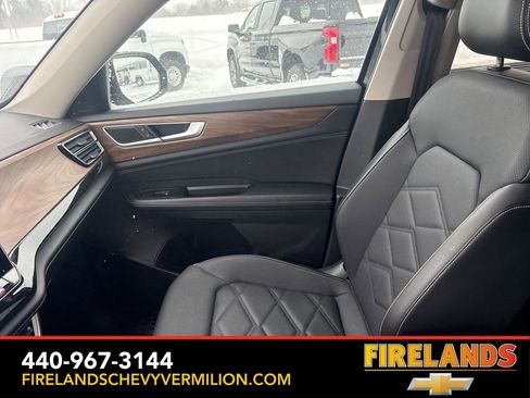 Used 2024 Volkswagen Atlas SE w/ Panoramic Sunroof Package image 13