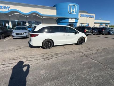 New 2026 Honda Odyssey Elite image 2