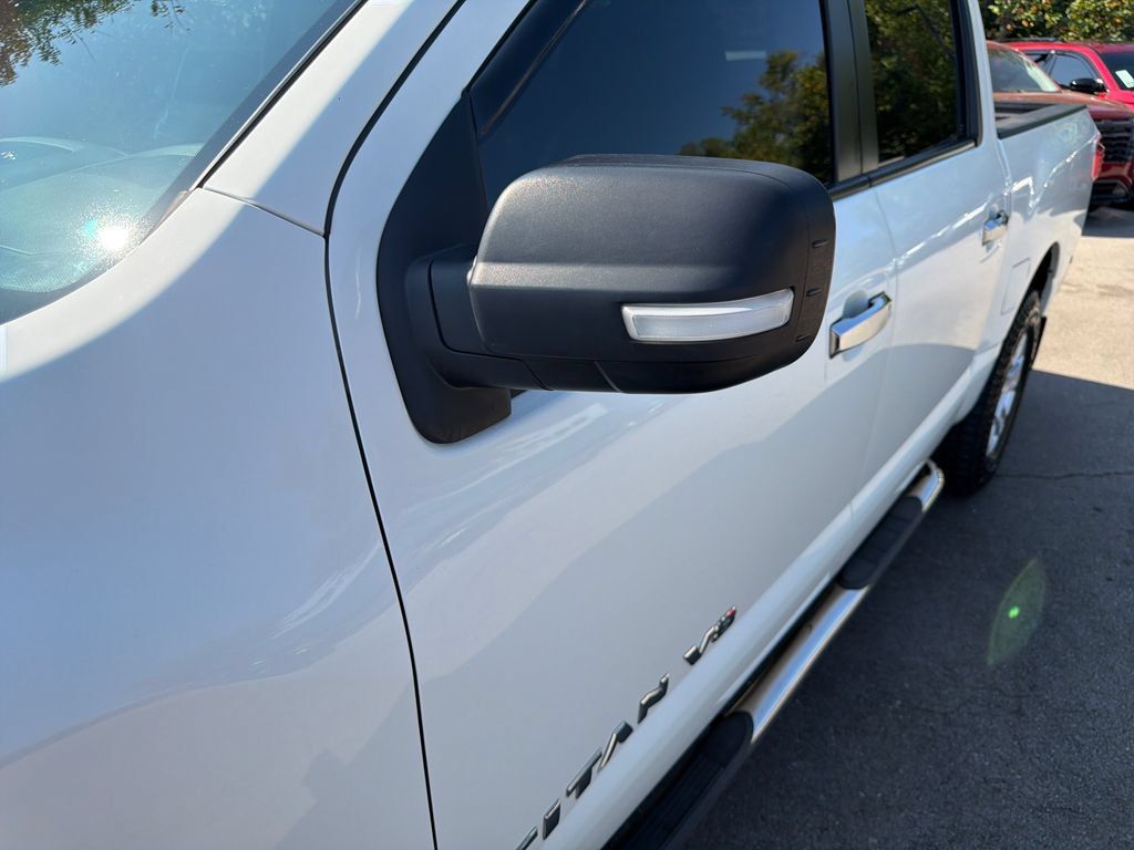 Used 2018 Nissan Titan SV AWD/4WD image 49