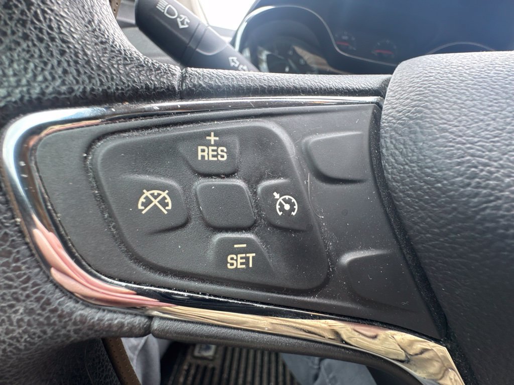 Used 2017 Chevrolet Cruze LT FWD image 33