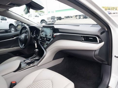 Used 2023 Toyota Camry SE image 36