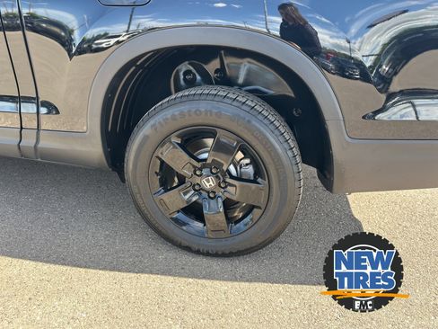 Used 2024 Honda Ridgeline Black Edition image 9