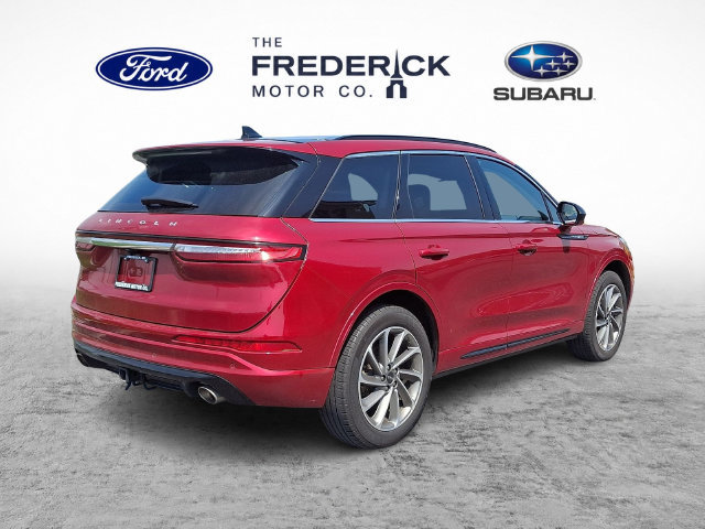 Used 2025 Lincoln Corsair Grand Touring w/ Towing Package AWD/4WD image 6
