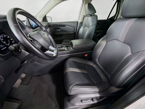 Used 2024 Honda Pilot Touring image 2
