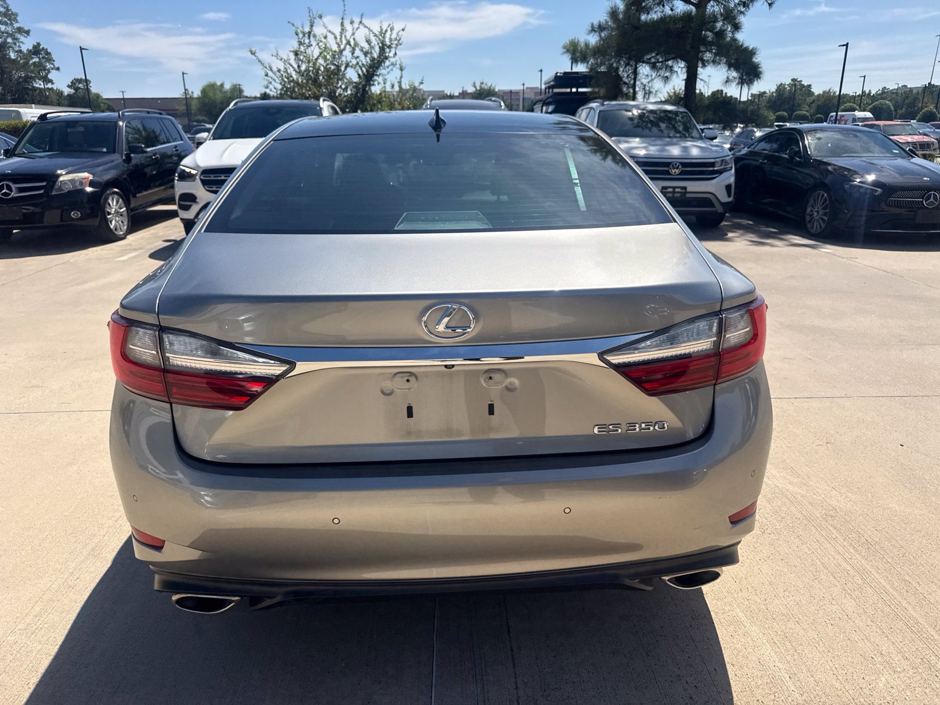 Used 2017 Lexus ES 350 w/ Ultra Luxury Package FWD image 5