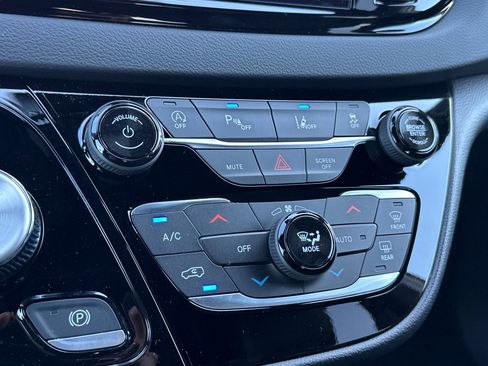 New 2026 Chrysler Voyager LX image 21