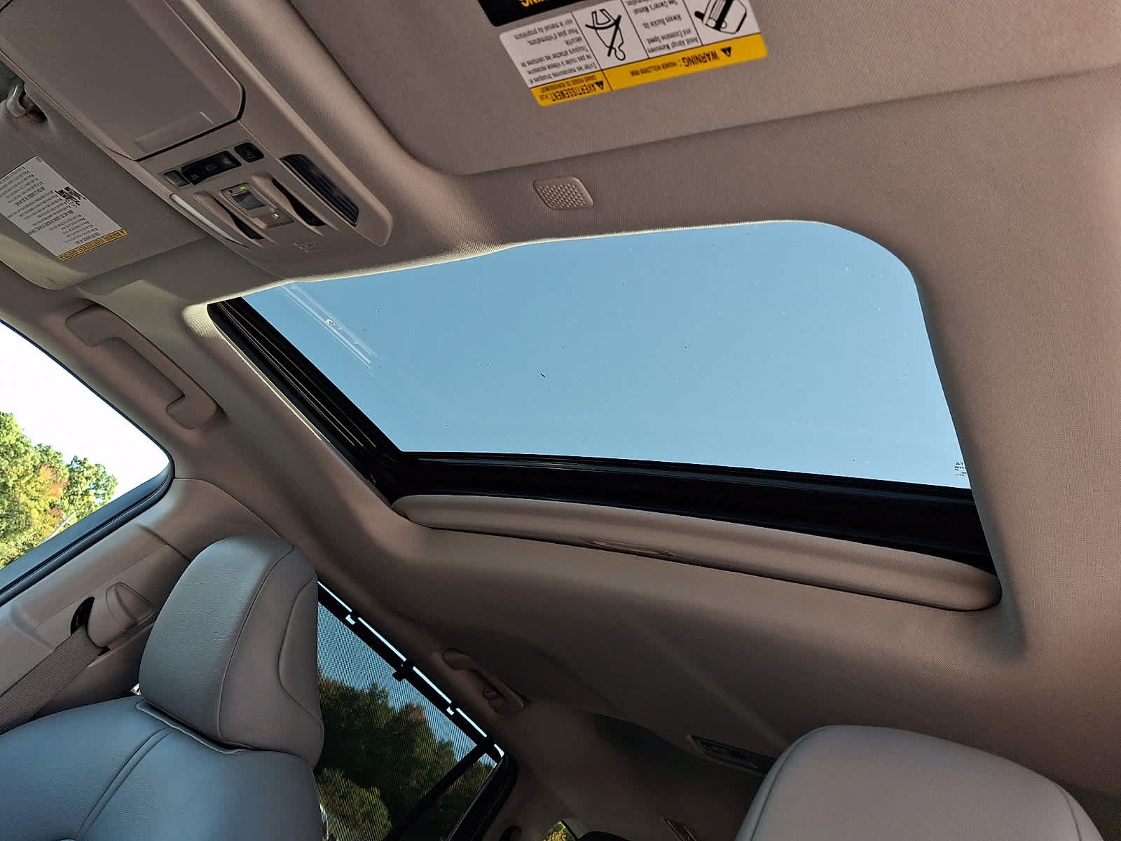 Certified 2021 Toyota Highlander XLE AWD/4WD image 17