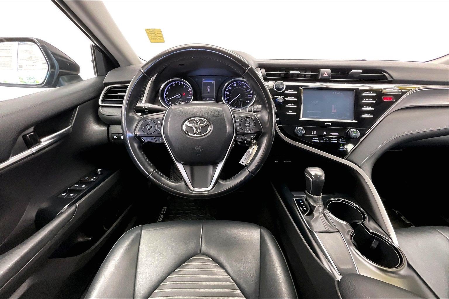Used 2020 Toyota Camry SE FWD image 4