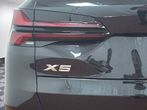 Used 2026 BMW X5 xDrive50e w/ Premium Package image 11