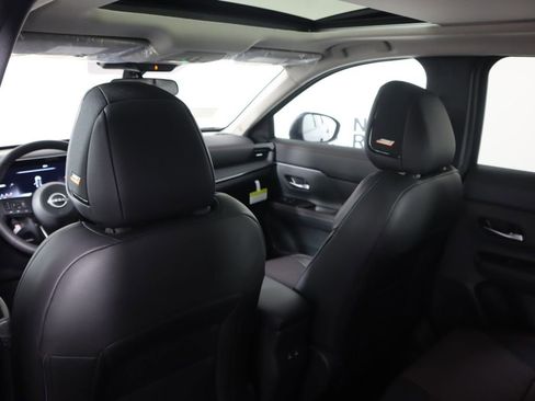 New 2026 Nissan Kicks SR w/ SR Premium Package image 28