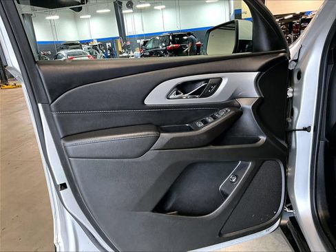 Used 2022 Chevrolet Traverse LT AWD/4WD image 9