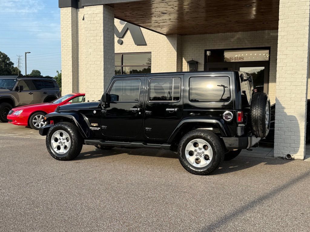 Used 2014 Jeep Wrangler Unlimited Sahara w/ Max Tow Package AWD/4WD image 11