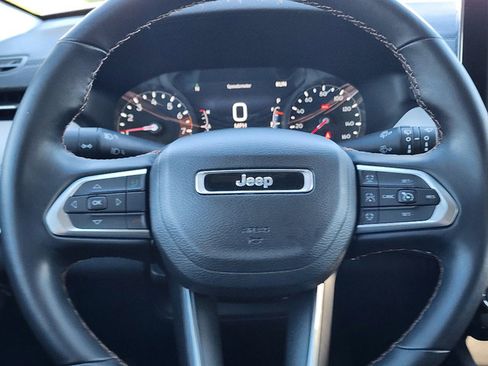 Certified 2022 Jeep Compass Limited image 13