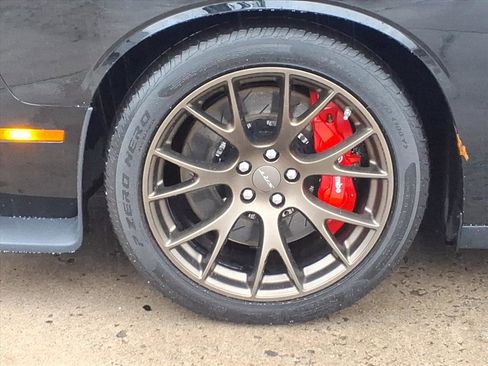 Used 2016 Dodge Challenger SRT Hellcat image 6