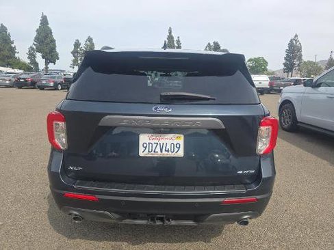 Used 2022 Ford Explorer XLT w/ Equipment Group 202A image 5