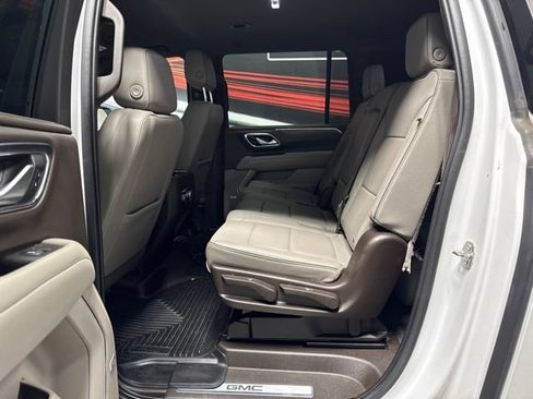 Used 2022 GMC Yukon XL SLT AWD/4WD image 13