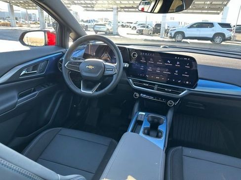 New 2026 Chevrolet Equinox EV LT AWD/4WD image 21