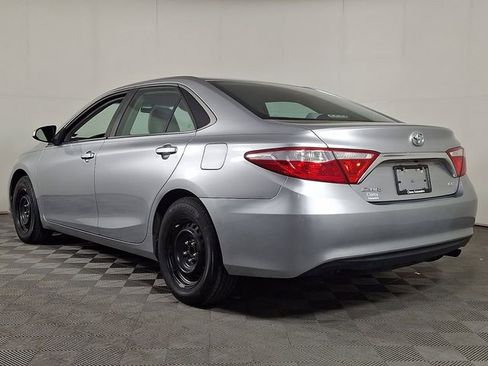 Used 2015 Toyota Camry LE FWD image 7