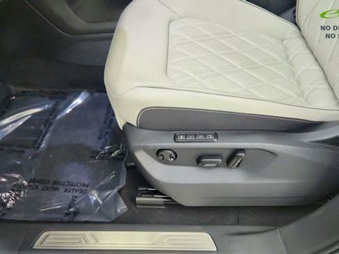 Used 2026 Volkswagen Atlas Cross Sport SEL Premium R-Line AWD/4WD image 37