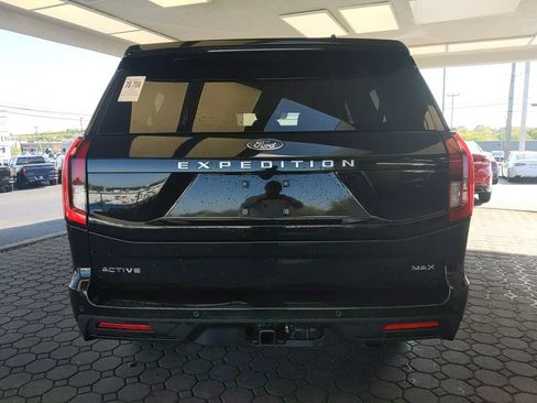 Used 2025 Ford Expedition Max Active AWD/4WD image 7