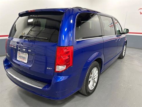 Used 2020 Dodge Grand Caravan SXT image 3