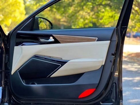 Used 2019 Kia Cadenza Premium FWD image 25