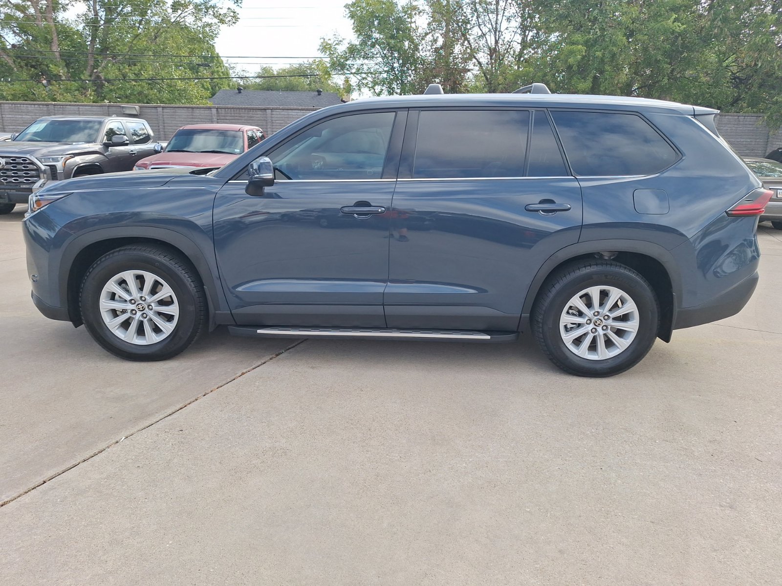 Used 2026 Toyota Grand Highlander FWD image 3