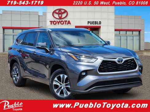 Used 2025 Toyota Highlander XLE AWD/4WD image 1