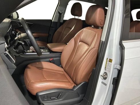 Used 2023 Audi Q7 3.0T Premium Plus w/ Premium Plus Package AWD/4WD image 6