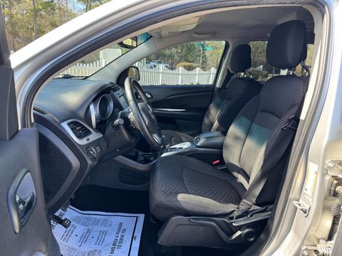 Used 2013 Dodge Journey SXT w/ Flexible Seating Group image 10