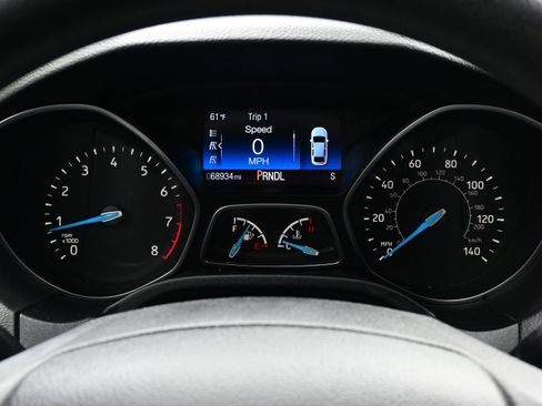 Used 2018 Ford Focus SE w/ SE Appearance Package FWD image 22