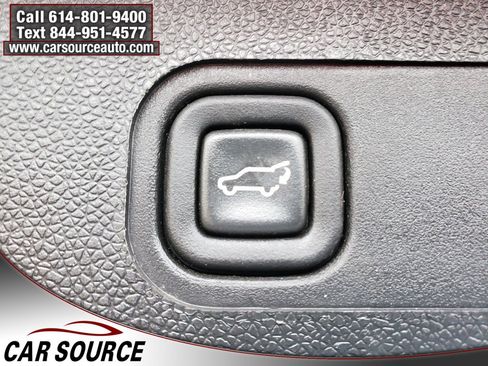 Used 2012 GMC Yukon XL SLT w/ Regional Value Package image 8