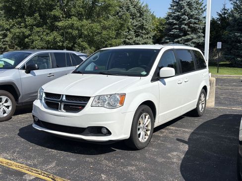Used 2018 Dodge Grand Caravan SXT FWD image 3