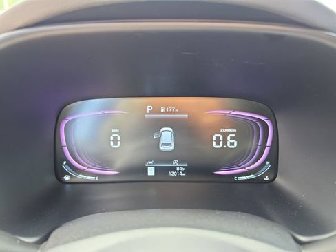 Used 2025 Kia Soul LX w/ LX Technology Package FWD image 17