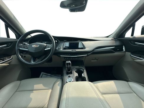 Certified 2023 Cadillac XT4 Premium Luxury AWD/4WD image 14