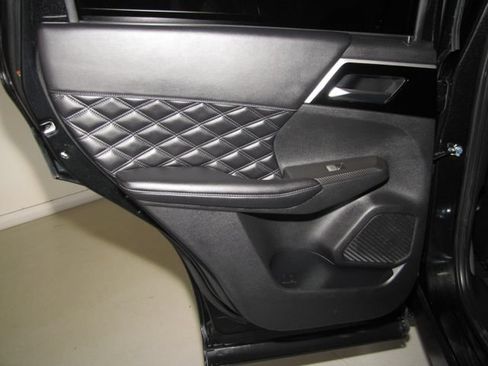 Used 2022 Mitsubishi Outlander SEL AWD/4WD image 13