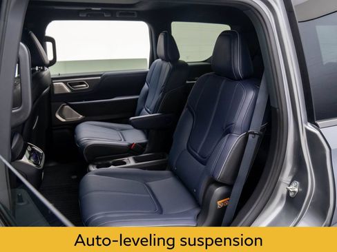 Certified 2026 INFINITI QX80 4WD w/ Sport Exterior Package image 18