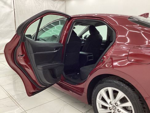 Used 2021 Toyota Camry LE image 22