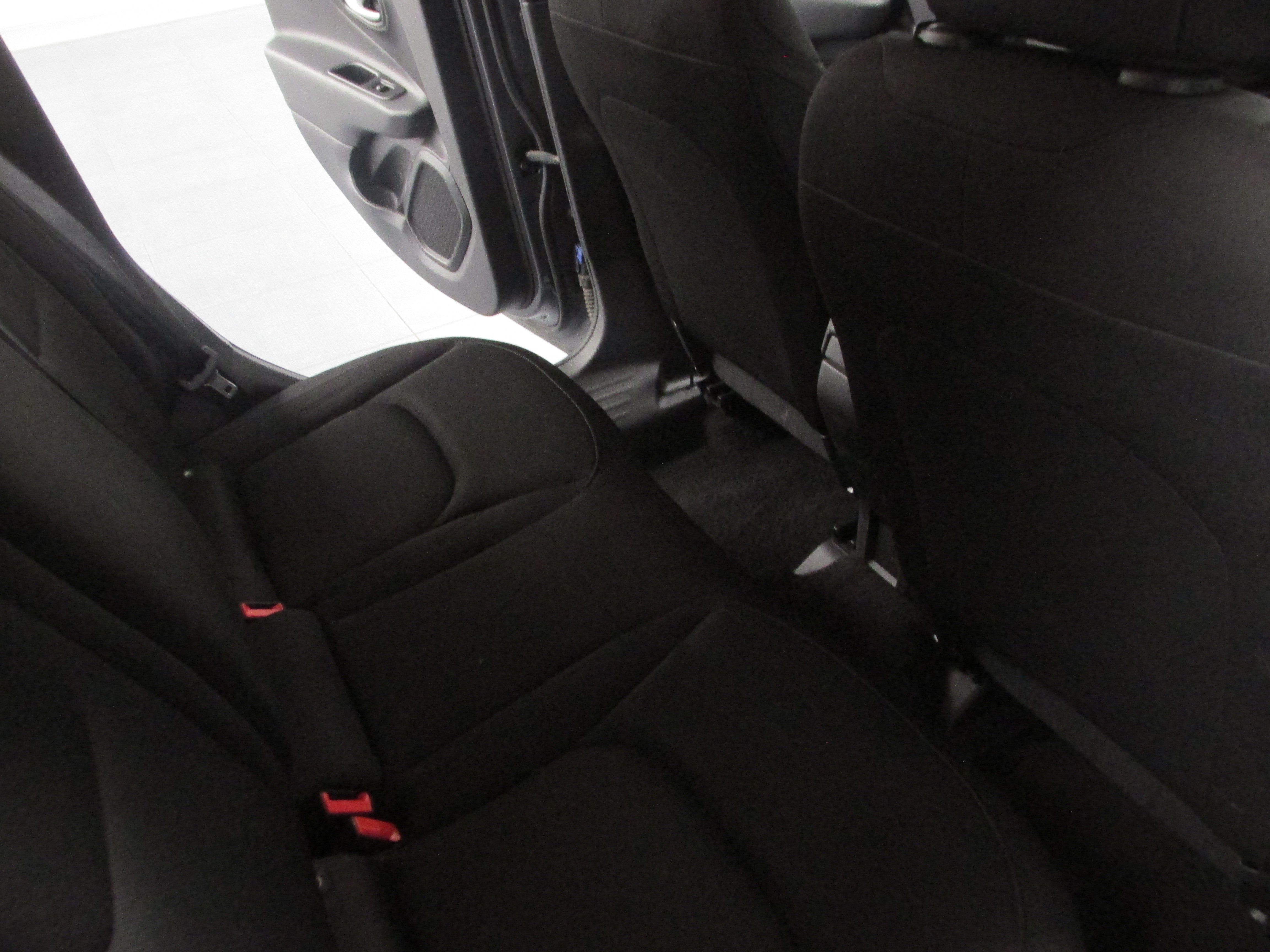 Used 2023 Jeep Renegade Latitude AWD/4WD image 26